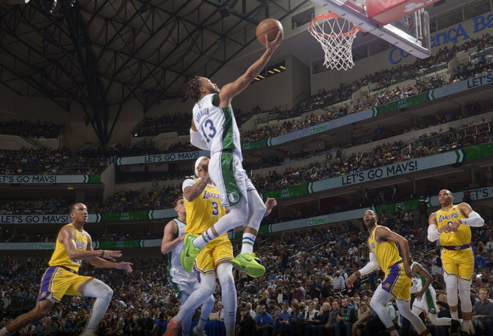  卡昂定位球防守漏人，致命失误葬送好局